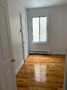 Grand 4 et demi lumineux avec stationnement et sous-sol - 1741$ - Photo 3