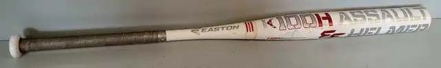 34' 28oz Easton 100H Assault Softball Bat (31877877)