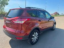 2014 Ford Escape FWD - ONLY 93K - DRIVES LIKE NEW - Photo 4