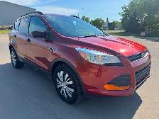 2014 Ford Escape FWD - ONLY 93K - DRIVES LIKE NEW - Photo 6