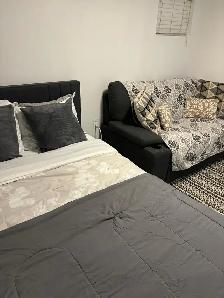 Shared room girls only in Malton Mississauga - Photo 2