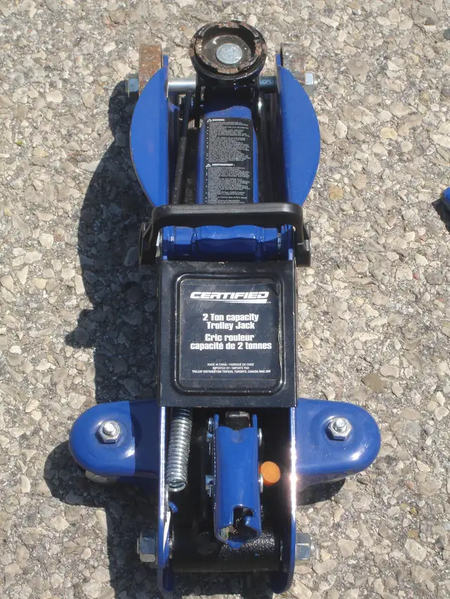 CERTIFIED BRAND 2 TON CAPACITY TROLLY JACK FOR CARS OR SUV'S!