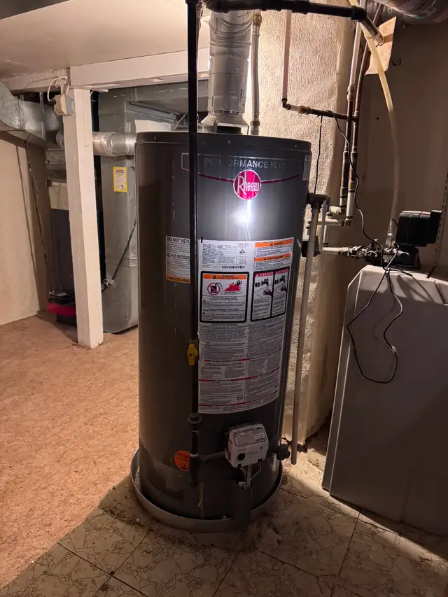RHEEM HOT WATER TANK 40 GALON
