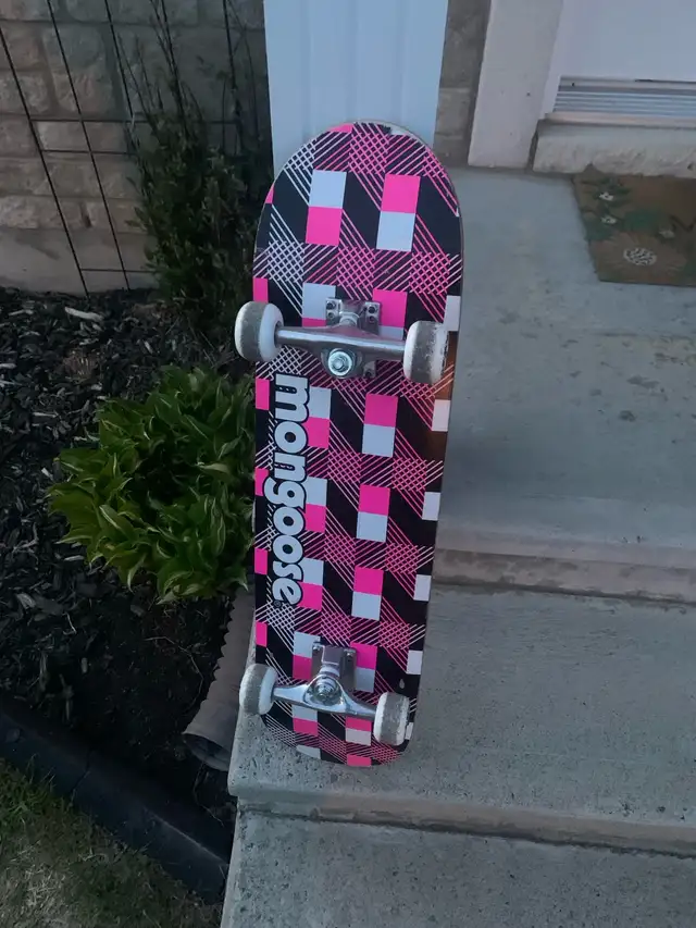 Planche à roulettes Mongoose
