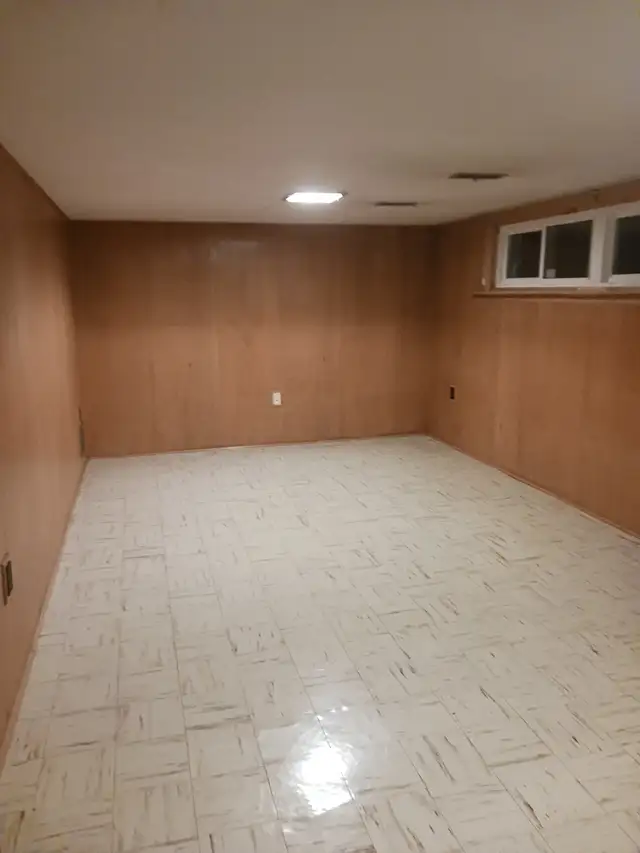 Renting a spacious basement bedroom near Yonge and Finch