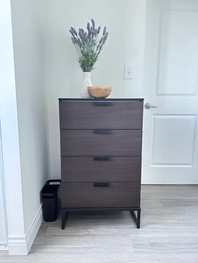 4-Drawer Dresser / Cabinet