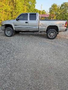 2004 GMC 2500 SLT LLY Duramax - Photo 2