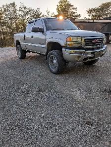 2004 GMC 2500 SLT LLY Duramax - Photo 3