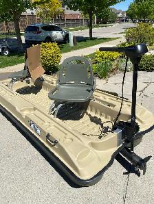 Pelican Bass Raider Angler  10E Fishing  boat