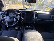 Nissan Titan Midnight - Photo 8