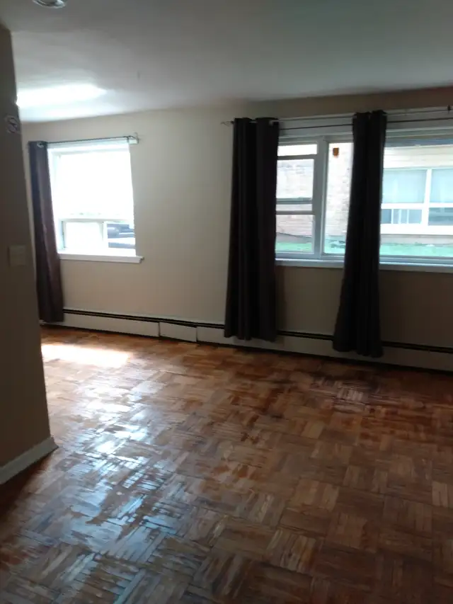 TWO BEDROOM TO SHARE $900 EACH ODSP/ONTARIO WORK /SENIOR/RETIRED