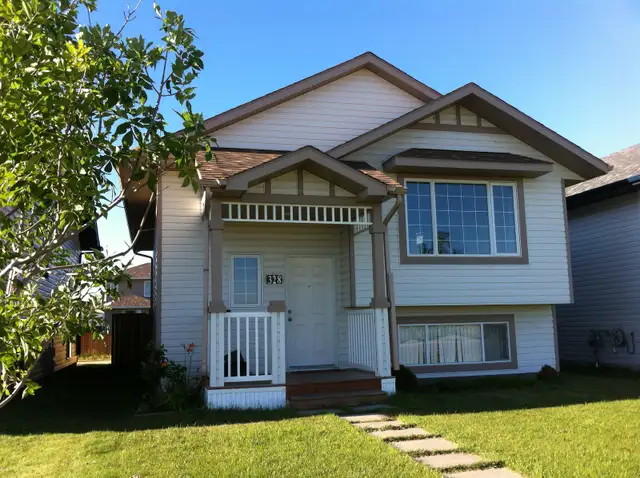 4 beds 2 baths single house for rent