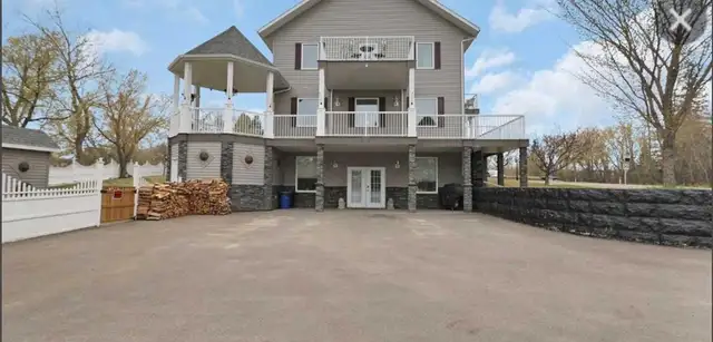Lacombe beautiful Walkout suites incl utilities for rent $1300