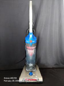 Hoover High-Capacity Bagless Upright Vacuum Cleaner