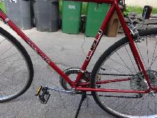 VÉLO FAVORIT DE ROUTE À GUIDON DROIT.TRÈS BON ÉTAT. - Photo 6