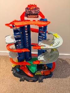 Hotwheels Ultimate Garage playset