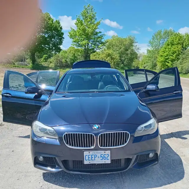 2013 BMW 528 I X DRIVE NAVIGATION PRESTINE CONDITION RUN'S FLAWL