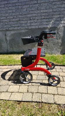 Marchette Nitro à vendre. 4 roues et pliable. - Photo 2