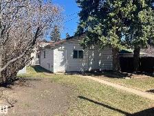 7934 81 Ave NW Edmonton, Alberta - Huge oversized heated garage - Photo 7
