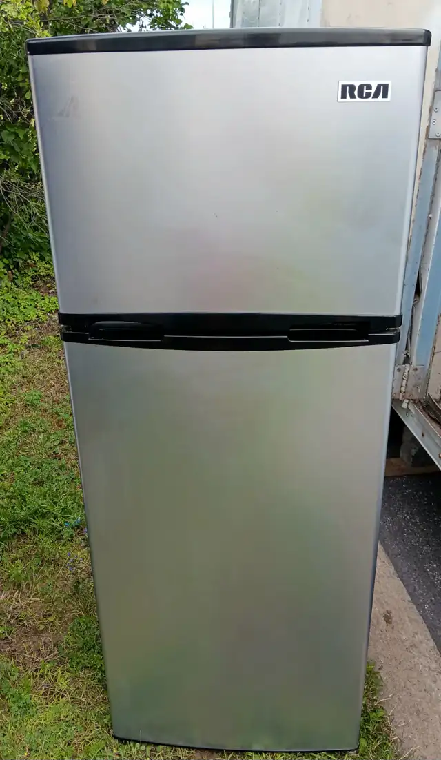 Réfrigérateur 24 pouces Stainless a Vendre LIVRAISON INCLUSE
