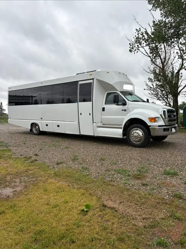 2008 Ford F-650 Party Bus