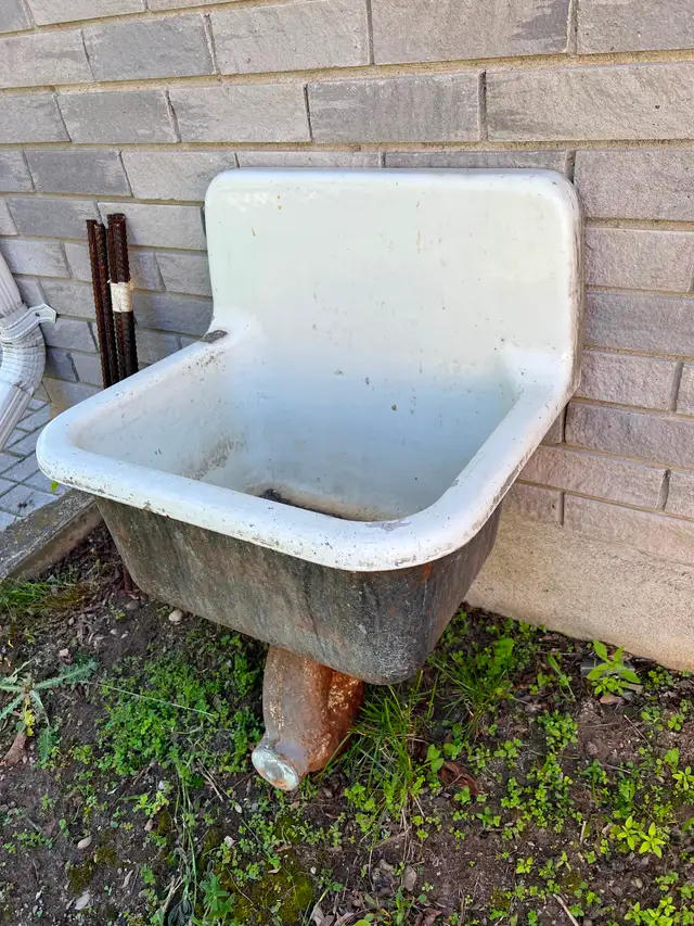 Cast sink
