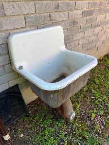 Cast sink - Photo 2