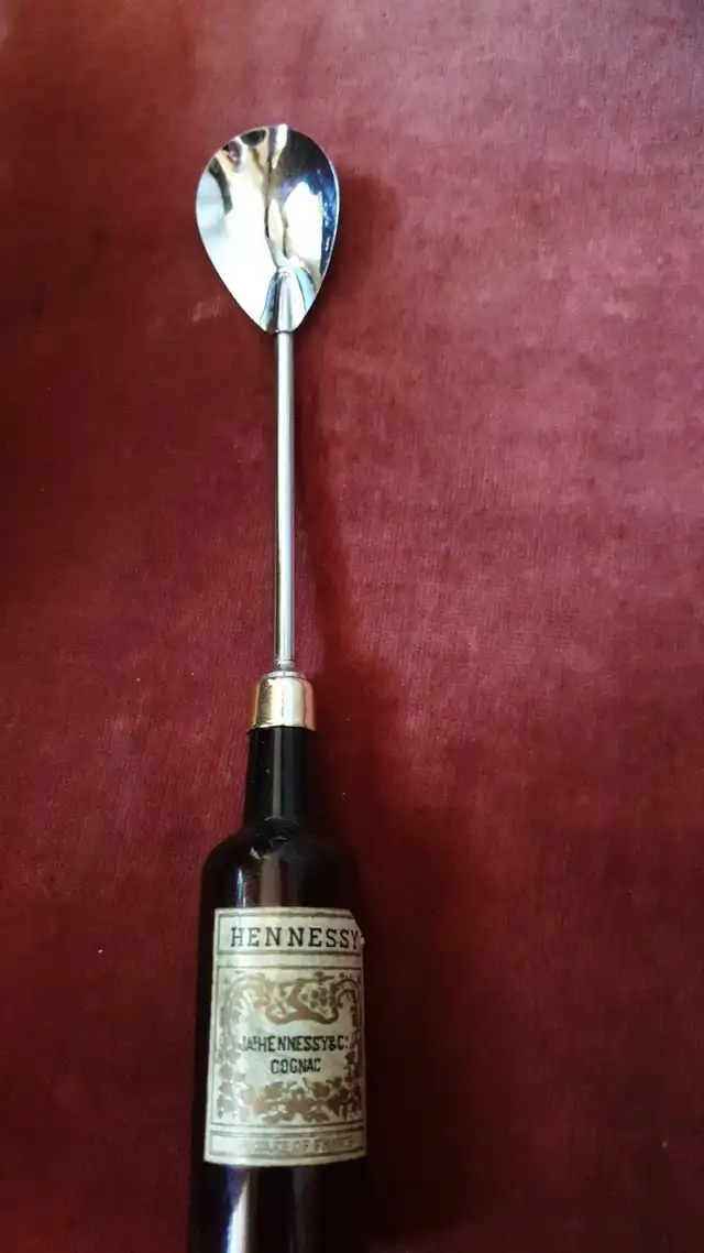 Vintage 1950s Hennessy & co  Cocktail Bar Tool w Dices sounds