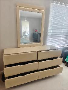 MOVING SALE ★★GLOSSY BEIGE 6-DRAWER DRESSER WITH MIRROR★★ - Photo 3