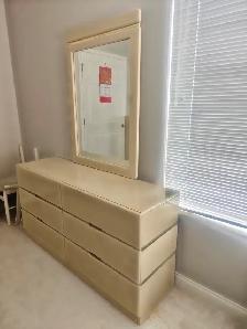 MOVING SALE ★★GLOSSY BEIGE 6-DRAWER DRESSER WITH MIRROR★★ - Photo 4