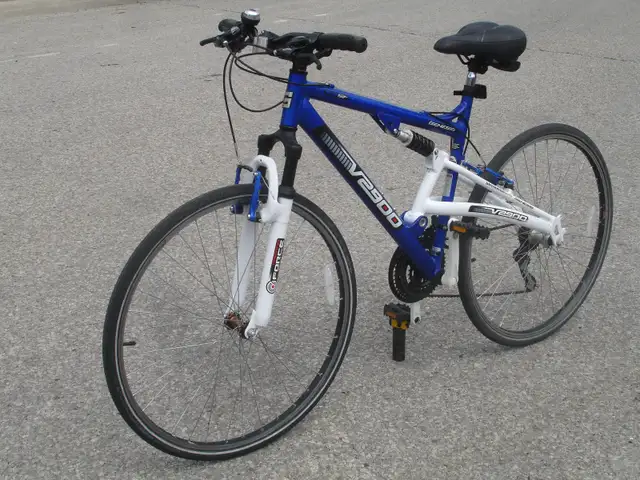 ALL ALLOY HYBRID 29' GENESIS V2900 SERIES 21 SPD   SUSPENSION!