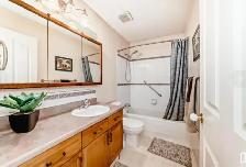 NorthWest 3 Bdrm Bungalow Home w. Double Garage - Photo 7