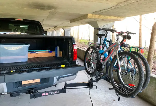 EZRACK CRADLE STYLE SWING OPEN  BIKE RACK