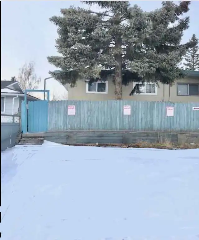 Calgary NW Dalhousie C-train station parking
