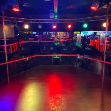 Experienced Waitress Wanted – Airport Strip Club & Sports Bar (M