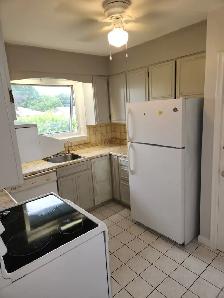 $2400 Stevenson/Rossland 3BDRM spacious For RENT. Clean, Fresh! - Photo 6