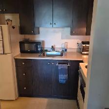 Bachelor Suite - POCO- PET FRIENDLY - Photo 3