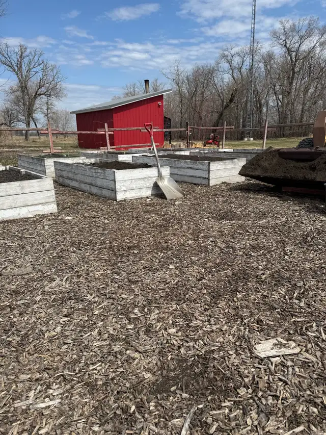 General yard help stonewall area
