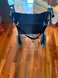 Transport wheel chair