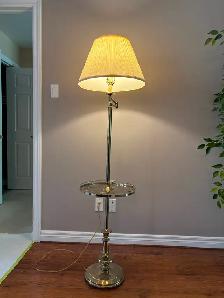 Swivel Floor Lamp with Shelf