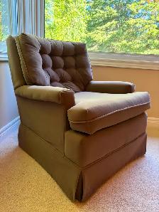 Swivel Chair - Photo 2