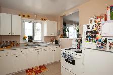 Spacious 1 Bed July 1st $1,325 Free heat & water 1 bedroom apar - Photo 3