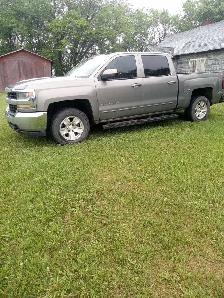 Chevy Silverado 1500 - Photo 2