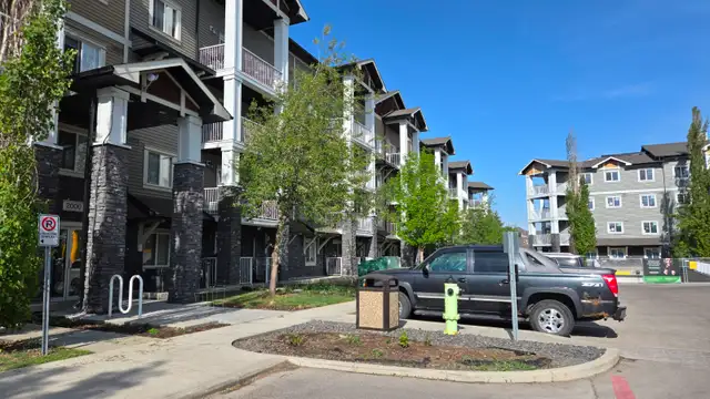 2 Bed   Den, 2 Bath Condo in McKenzie Towne – South Exposure, Un