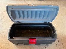 Rubbermaid container - Photo 2