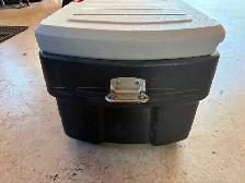 Rubbermaid container - Photo 3