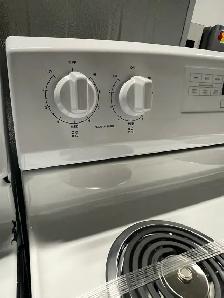 NEW 30" GE Electric Coil Top Range Stove With Self Clean 5 Cu.Ft - Photo 7