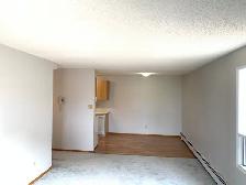 2 bedroom Condo for lease - Photo 2