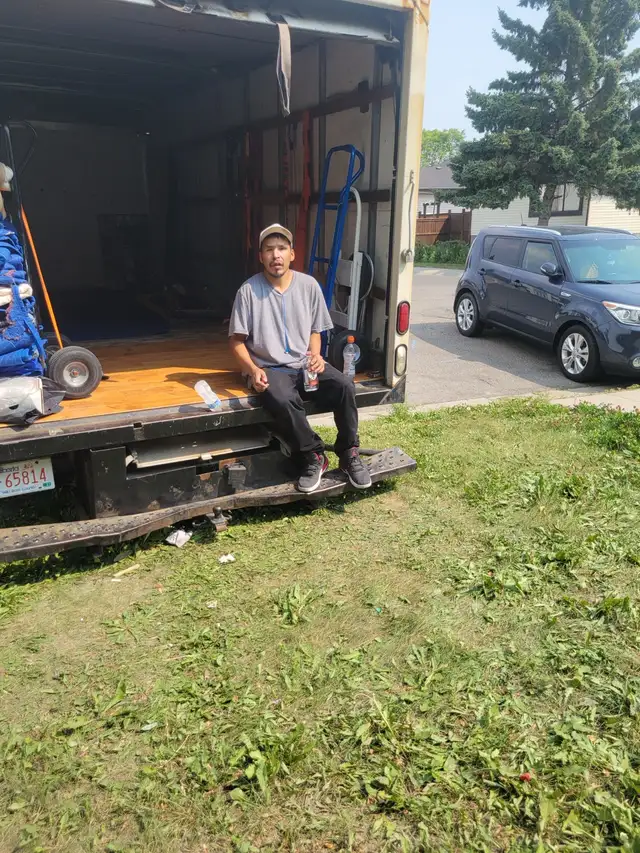 moving helper with truck