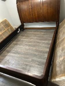 free slay bed frame, head board and foot board - Photo 2